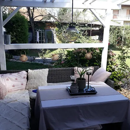 Under Walnut, With Your Own Tent, With Shared Bathroom مكان تخييم